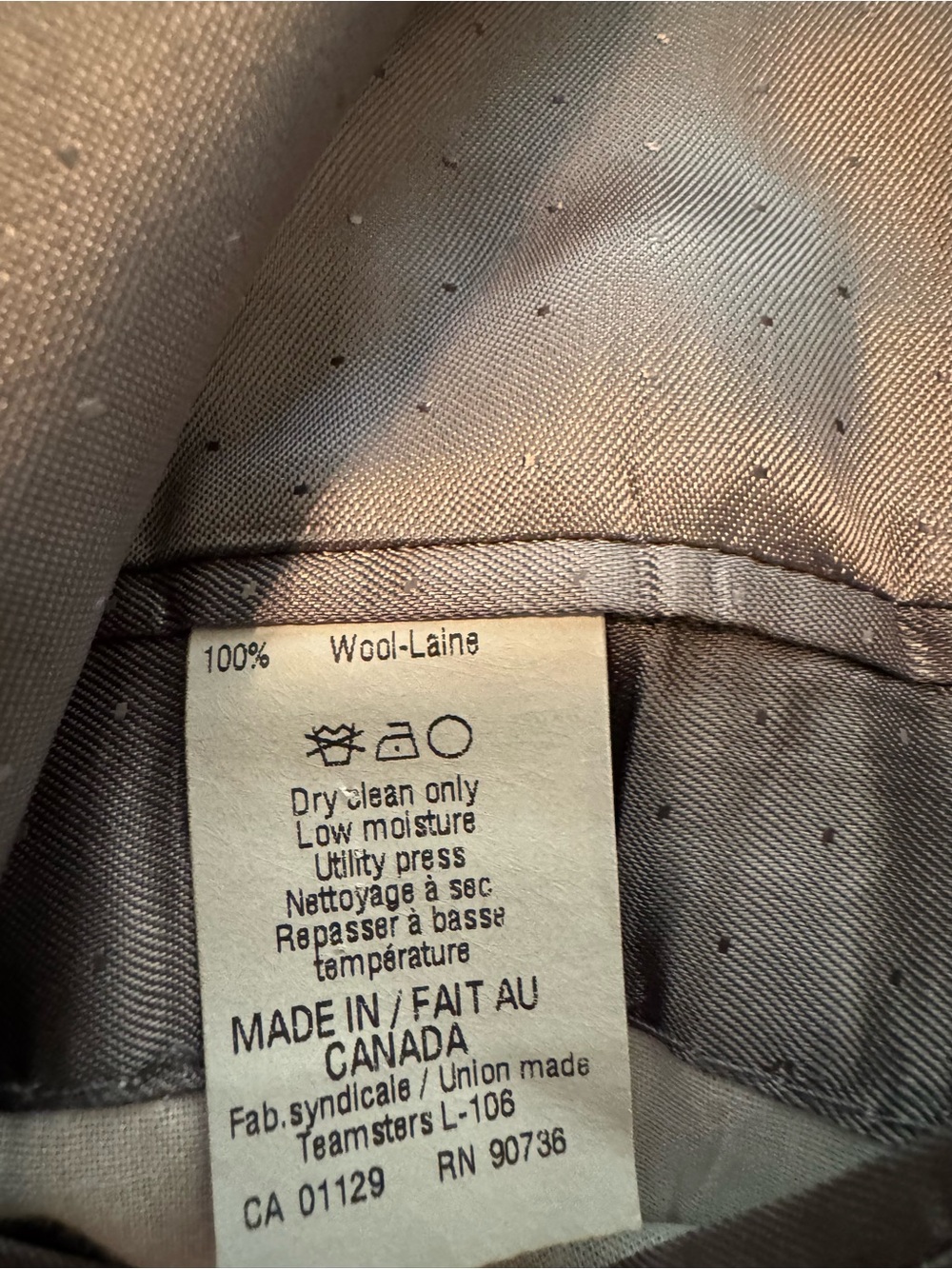 Calvin Klein Men's Classic Two-Button Suit
Jacket Blazer - Charcoal/Black  EUC - Picture 15 of 16